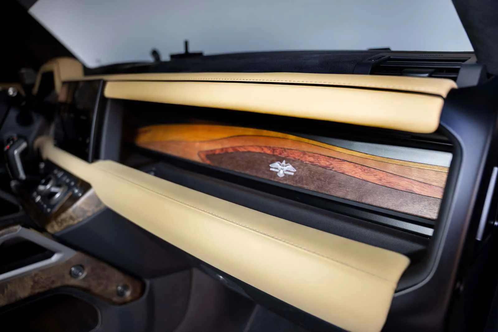 2024 Land Rover Limgene Defender VIP conversion interior Dubai — photo 11