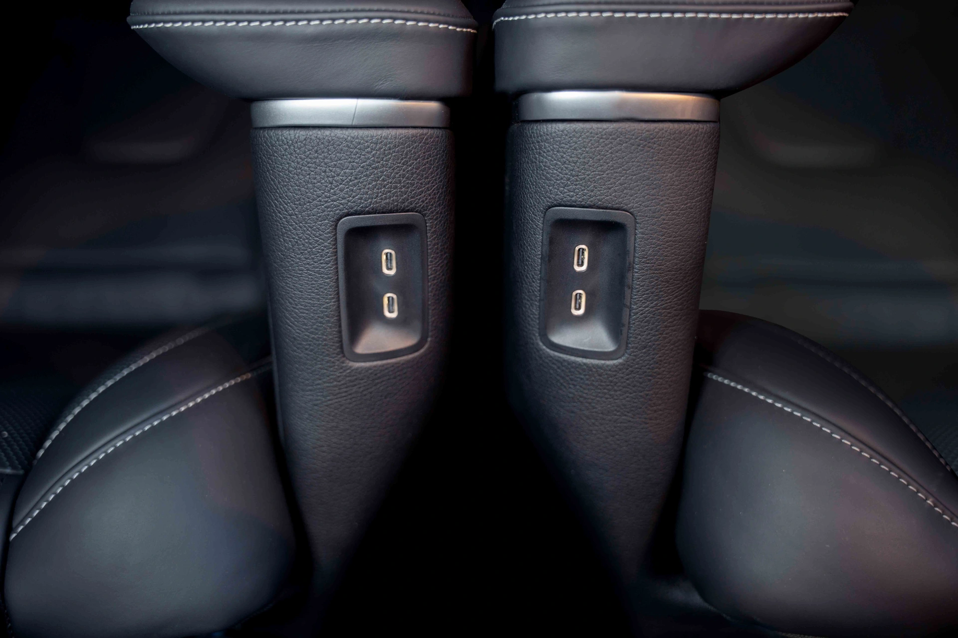 2026 Mercedes-Benz Barugzai V Class VIP conversion interior Dubai — photo 10