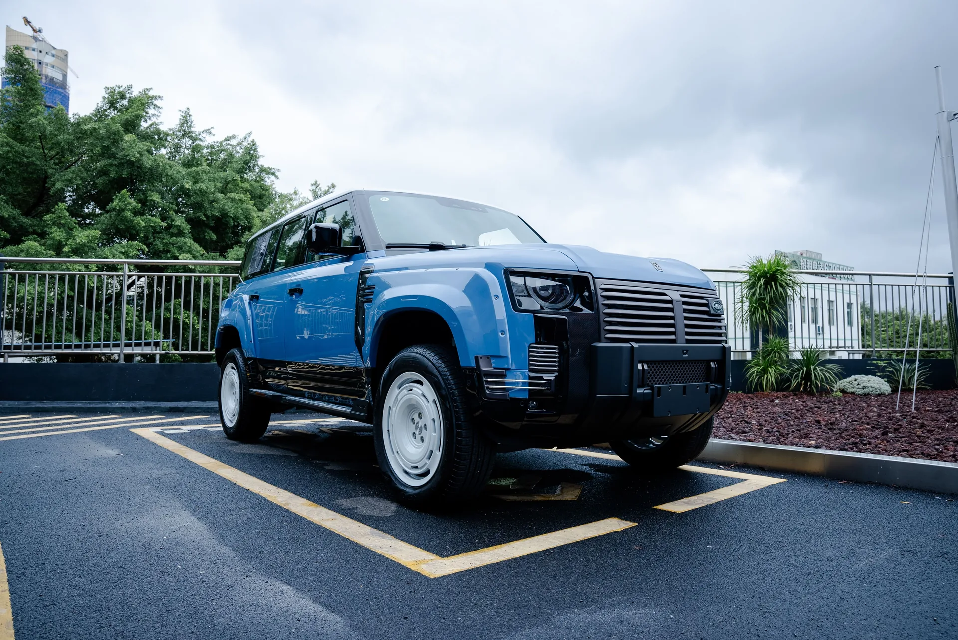 Land Rover Limgene Defender — luxury VIP vans Dubai