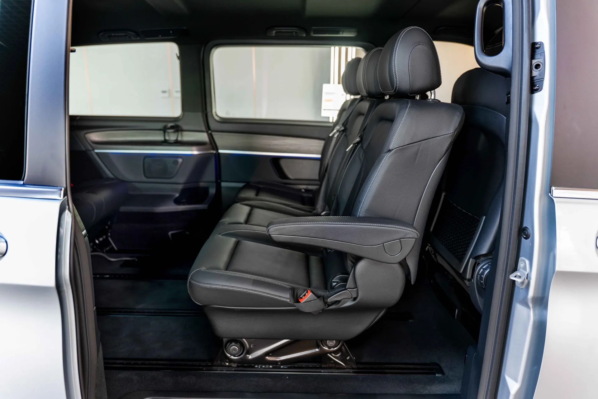2026 Mercedes-Benz V-Class VIP conversion interior Dubai — photo 9