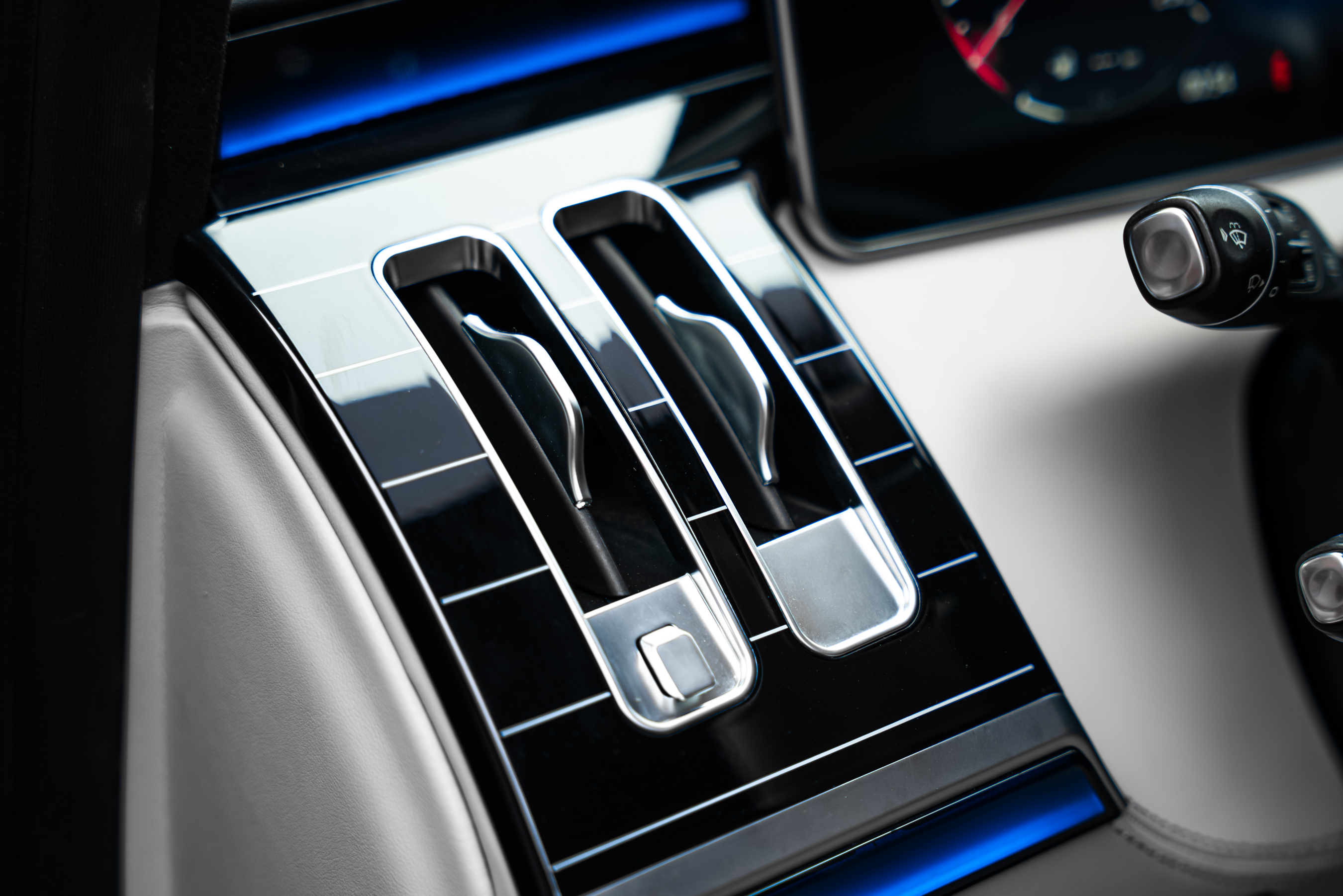 2023 Mercedes Benz Vito VIP conversion interior Dubai — photo 25