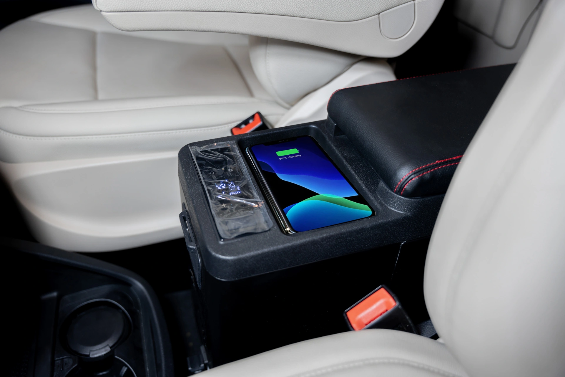 مرسيدس بنز باروغزاي VIP الفئة V 2026 — تحويلة VIP داخلية في دبي — صورة 11