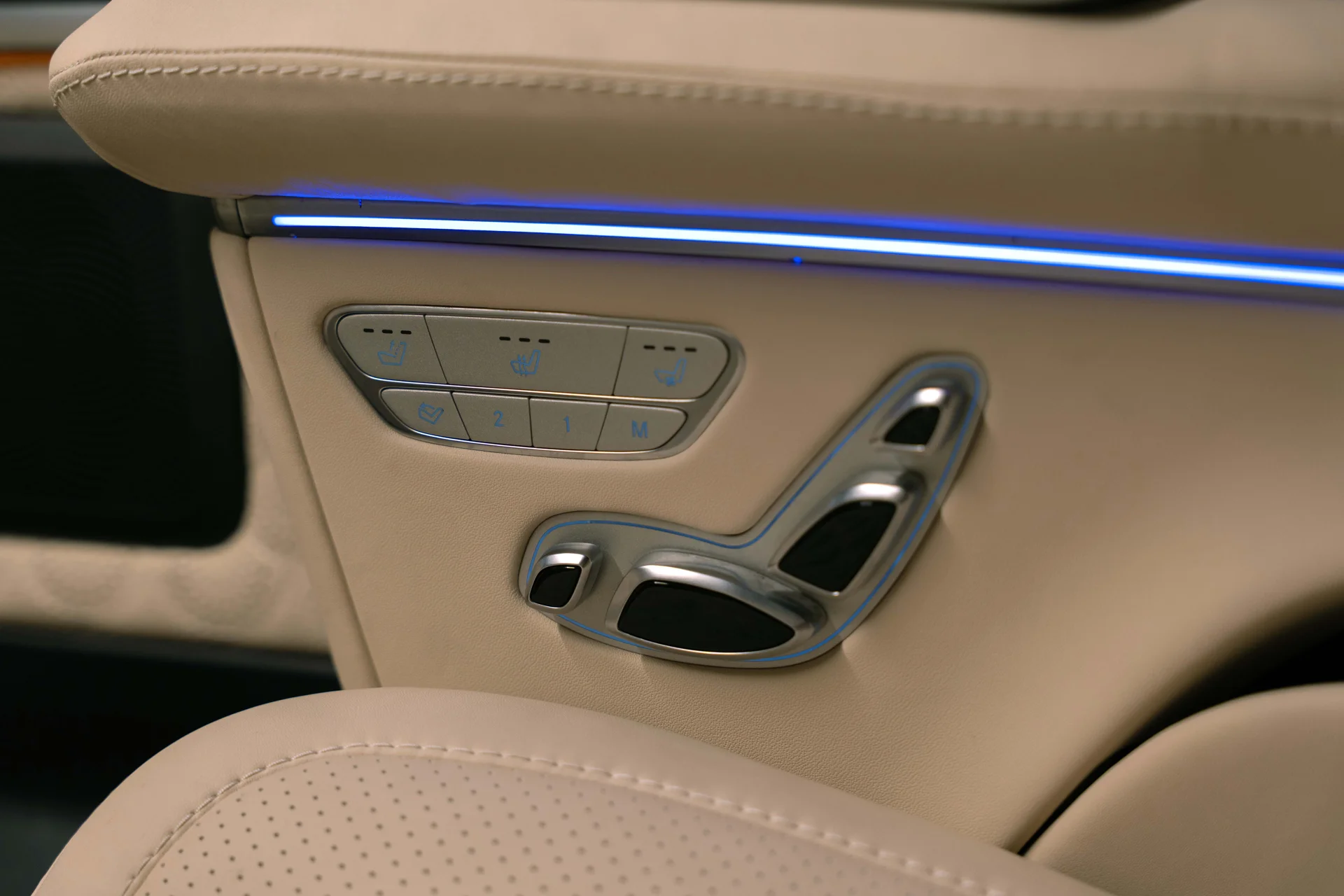 Mercedes-Benz Barugzai VIP V-Class (original Mercedes VIP seats, full option) 2022 — تحويلة VIP داخلية في دبي — صورة 10