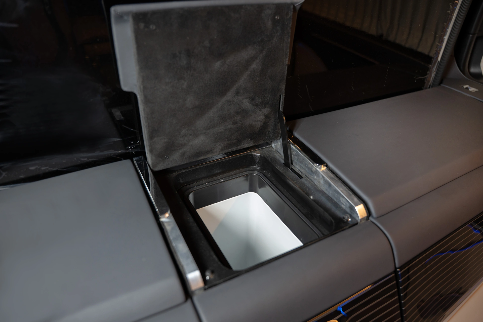 2026 Mercedes-Benz Barugzai VIP V-Class VIP conversion interior Dubai — photo 7