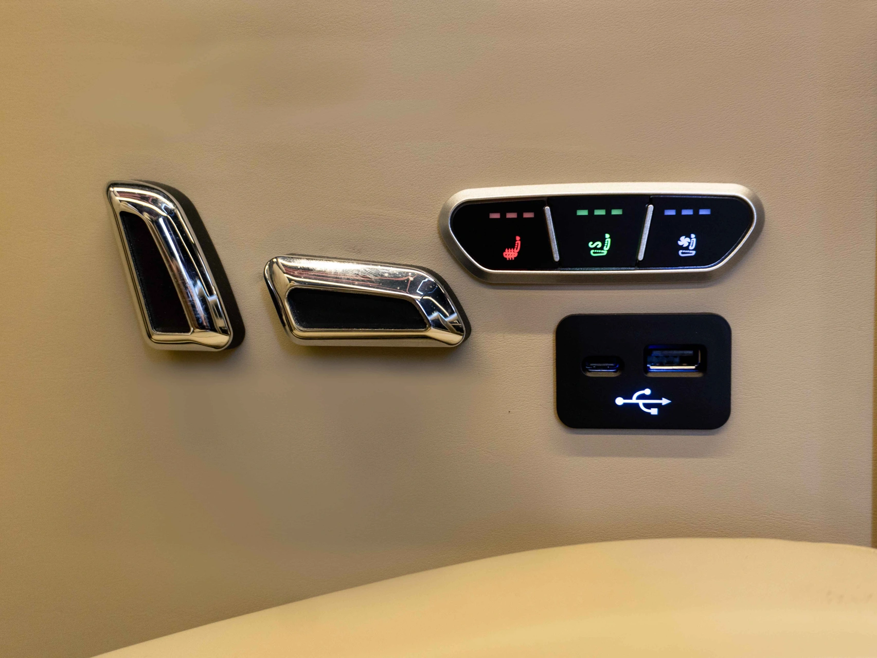 2026 Toyota VIP Hiace VIP conversion interior Dubai — photo 11