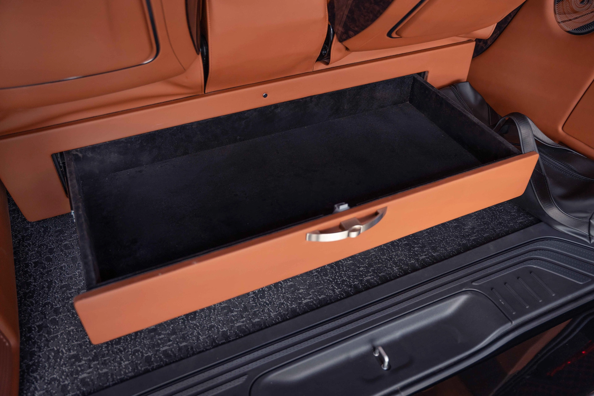 2025 Mercedes-Benz Limgene V Class VIP conversion interior Dubai — photo 8