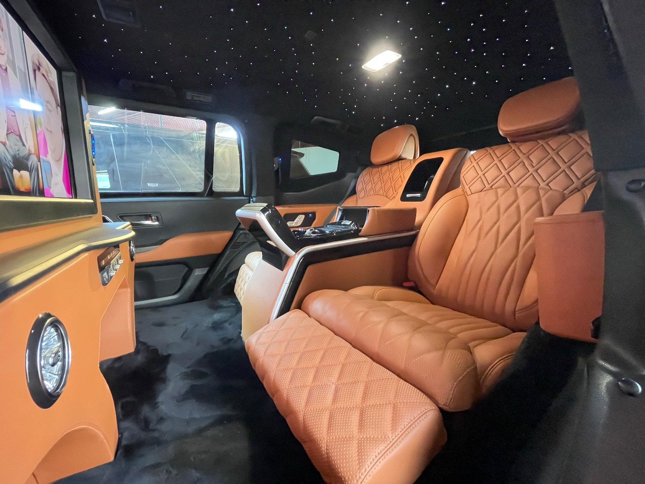 Barugzai VIP Toyota Land Cruiser — luxury VIP vans Dubai