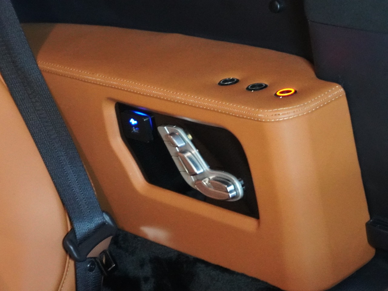 2026 Barugzai VIP Toyota Land Cruiser VIP conversion interior Dubai — photo 4