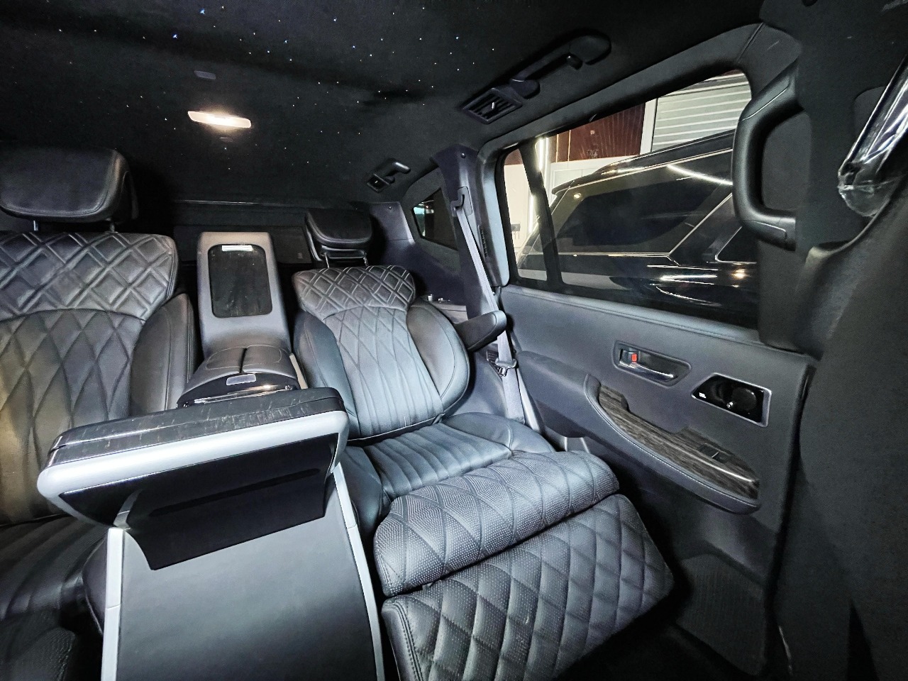 Barugzai VIP Toyota Land Cruiser — luxury VIP vans Dubai