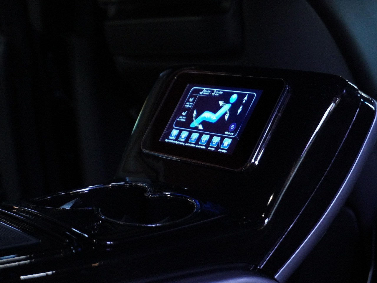 2026 Barugzai VIP Toyota Land Cruiser VIP conversion interior Dubai — photo 4
