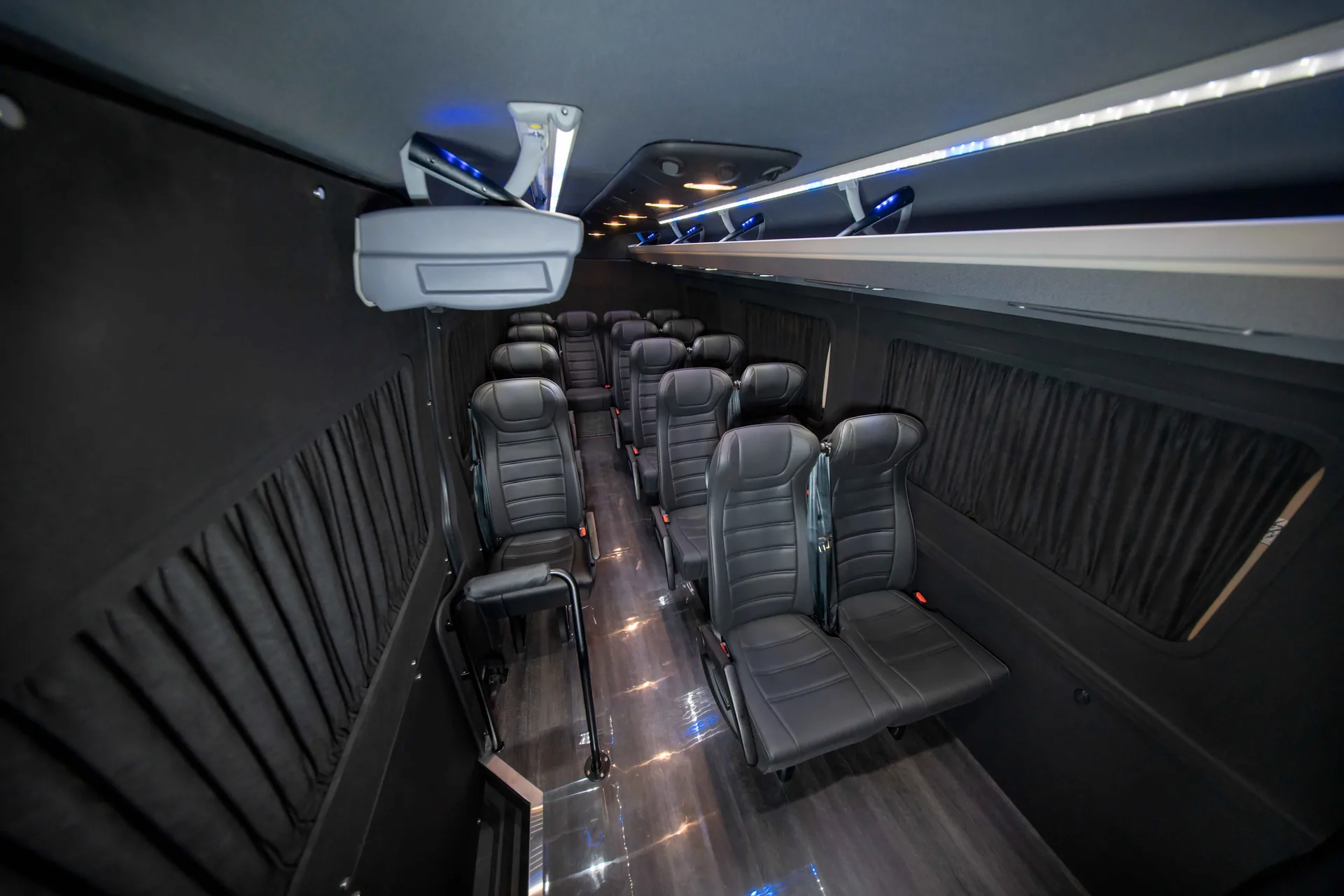 Mercedes-Benz VIP Sprinter 2026 — تحويلة VIP داخلية في دبي — صورة 4