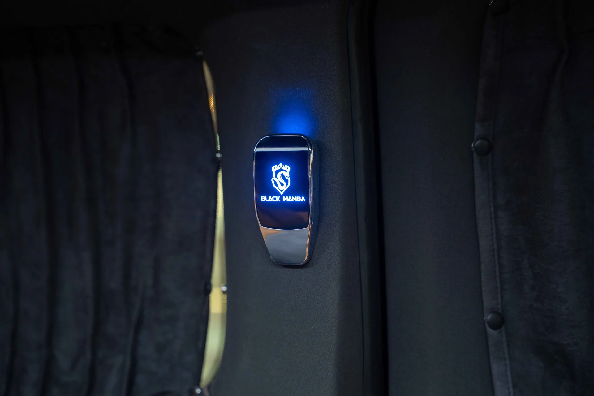 Ford VIP Tourneo Black Mamba 2025 — تحويلة VIP داخلية في دبي — صورة 11
