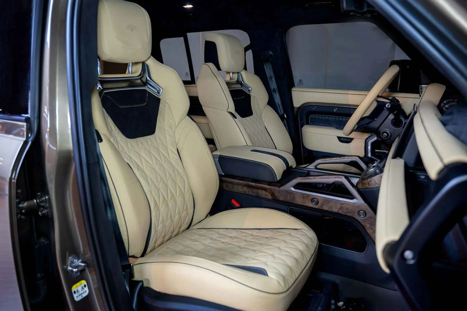 2024 Land Rover Limgene Defender VIP conversion interior Dubai — photo 2
