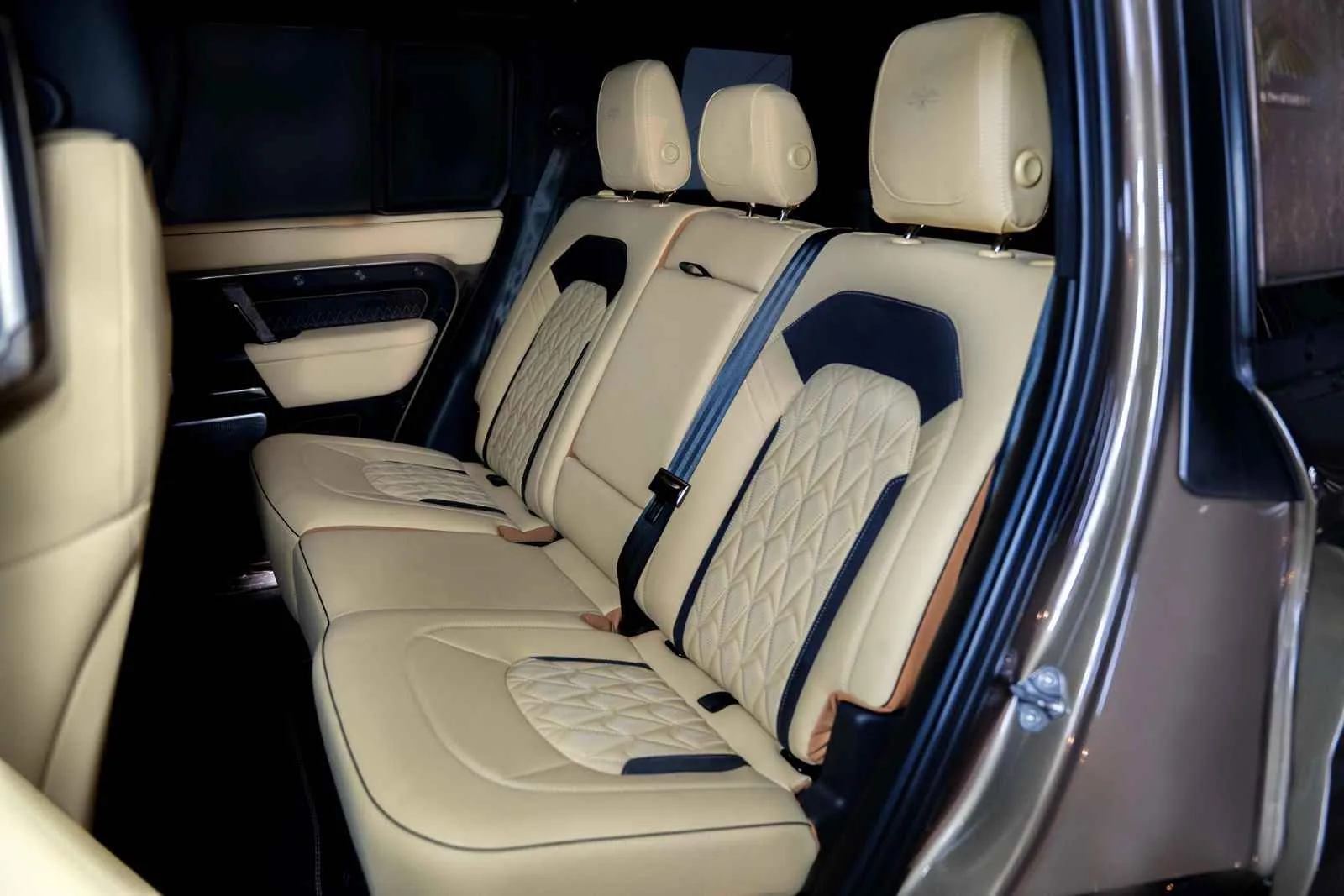 2024 Land Rover Limgene Defender VIP conversion interior Dubai — photo 3