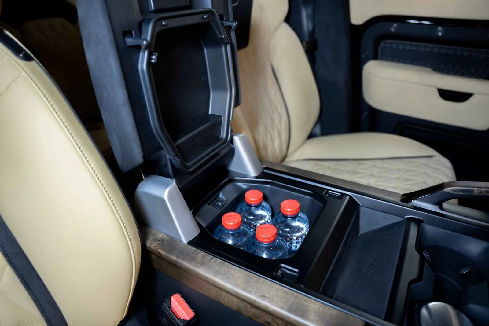 2024 Land Rover Limgene Defender VIP conversion interior Dubai — photo 4